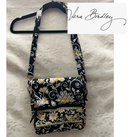 Vera Bradley Handbags - Vera Bradley Crossbody Mailbag Shoulder Yellow Bird Retired pattern! Quilted